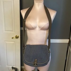 Crossbody purse by Thirty one.